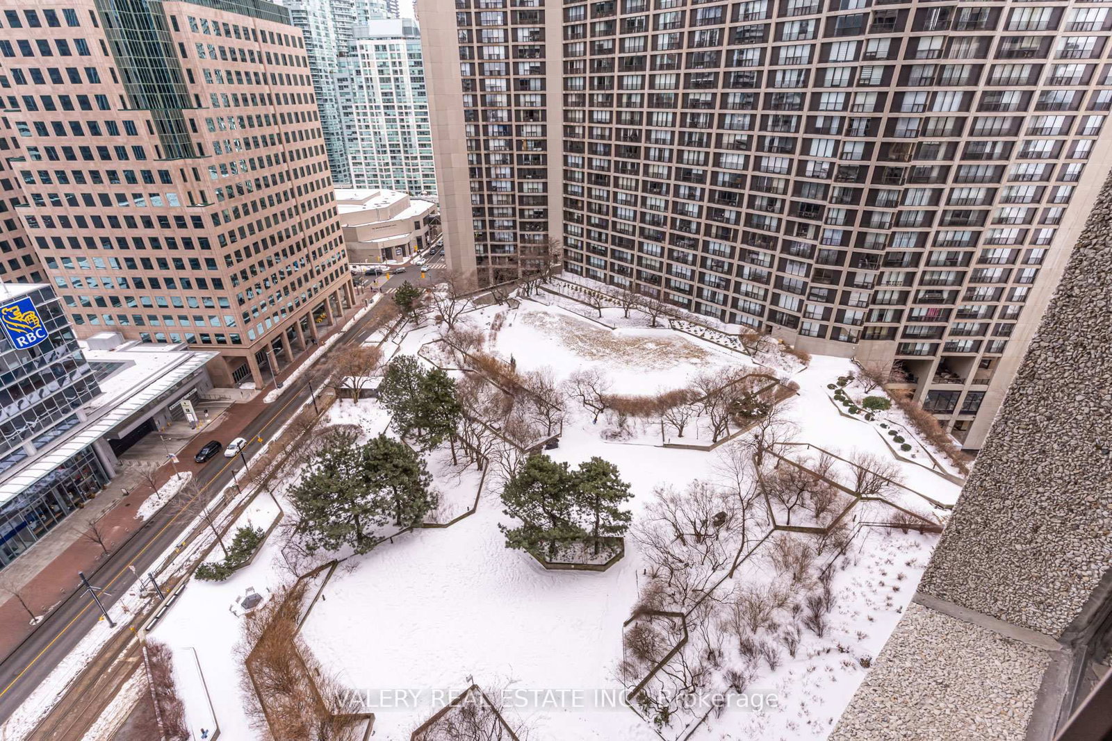 1913-55 Harbour Sq, Toronto — 41