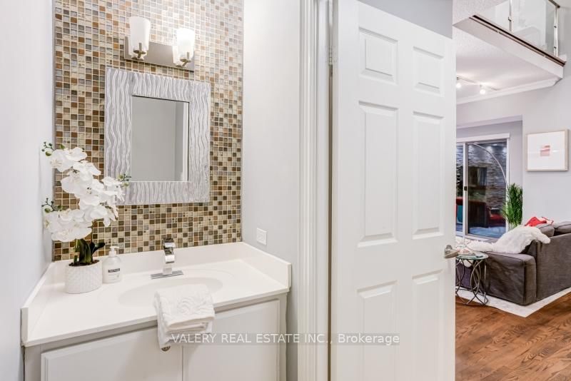 PH1-168 Simcoe St, Toronto — 11
