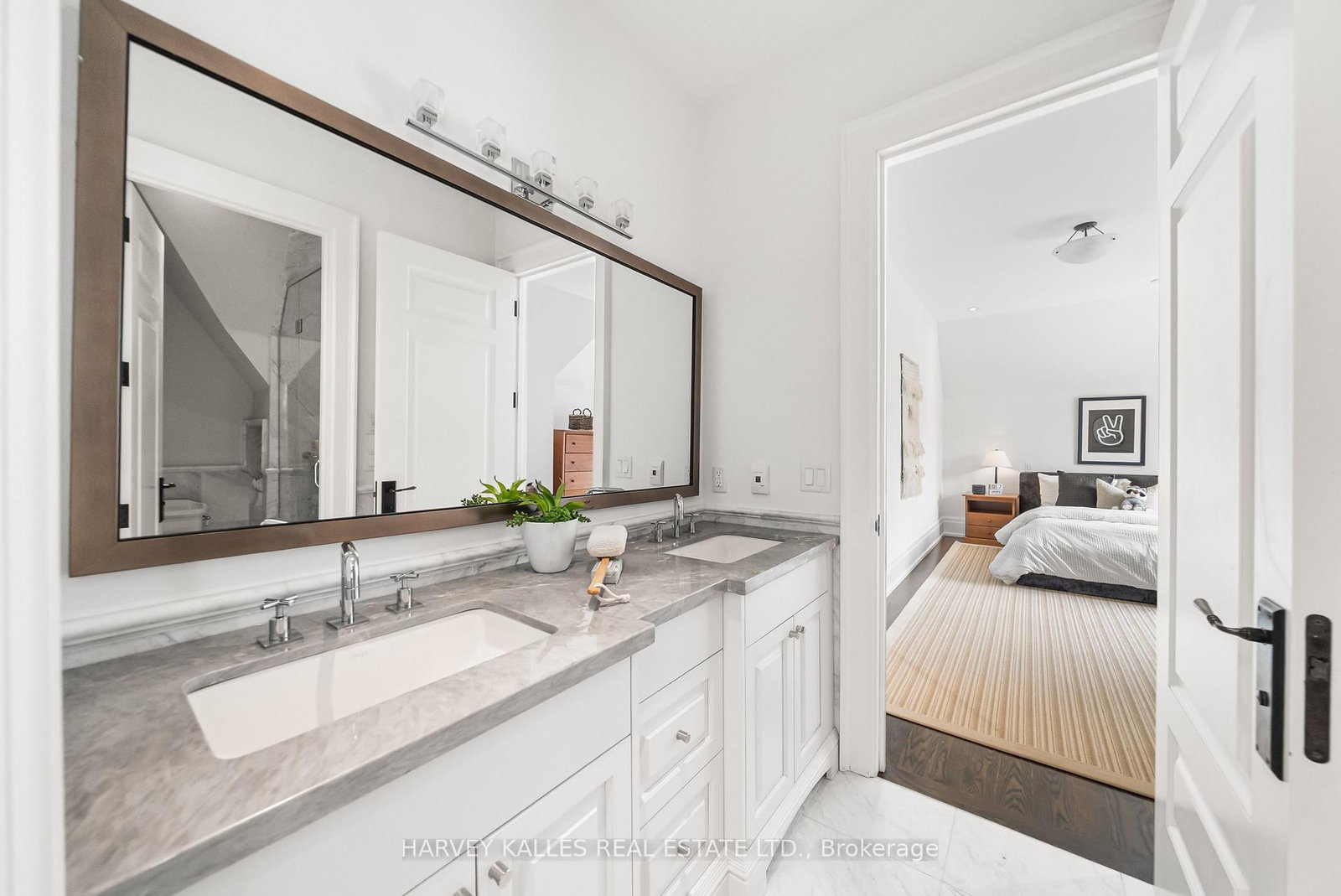 6 Vesta Dr, Toronto — 16