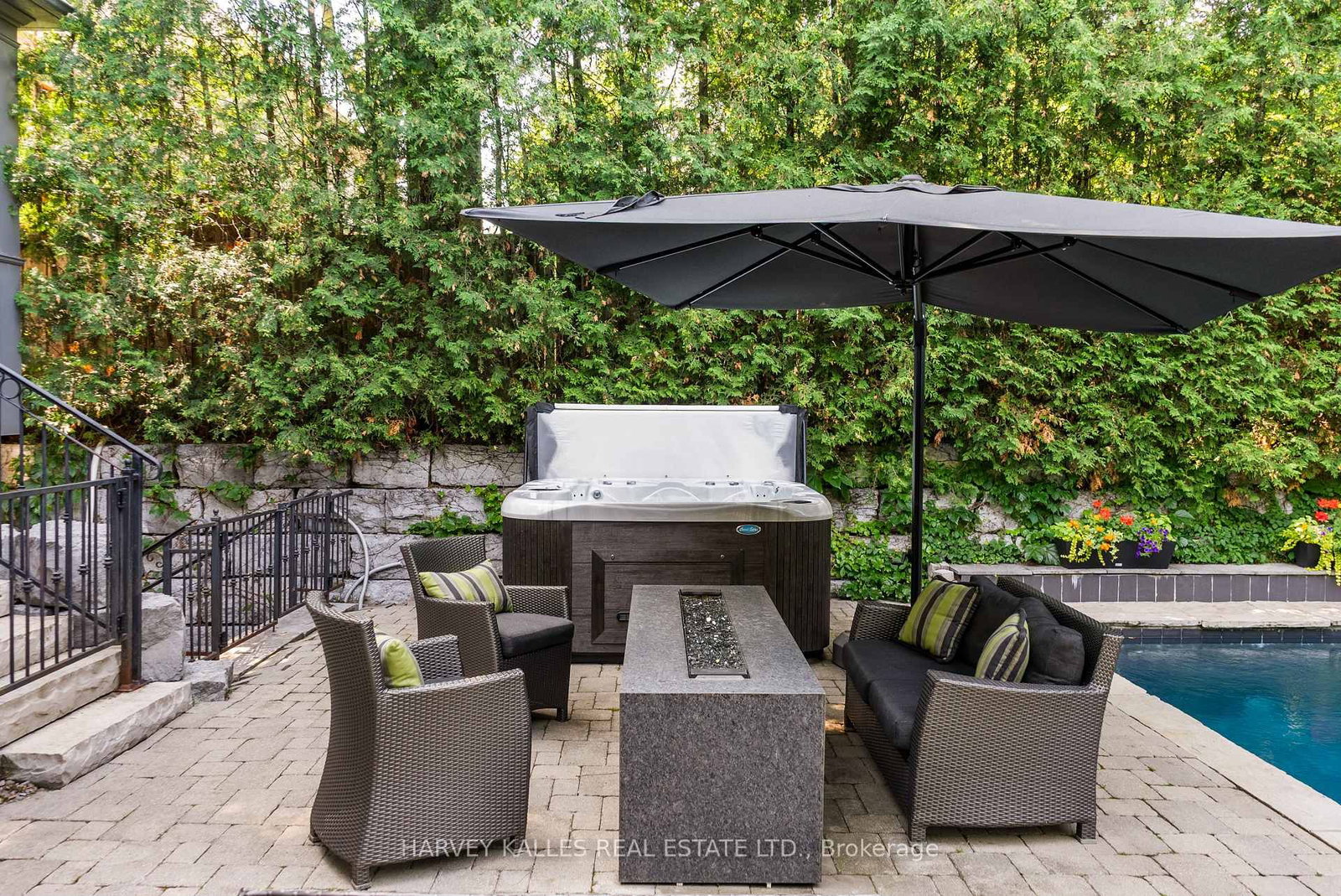 6 Vesta Dr, Toronto — 25