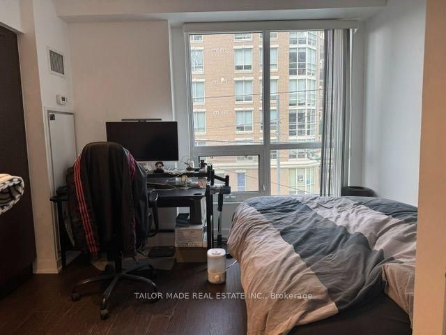 209-1030 King St, Toronto — 9