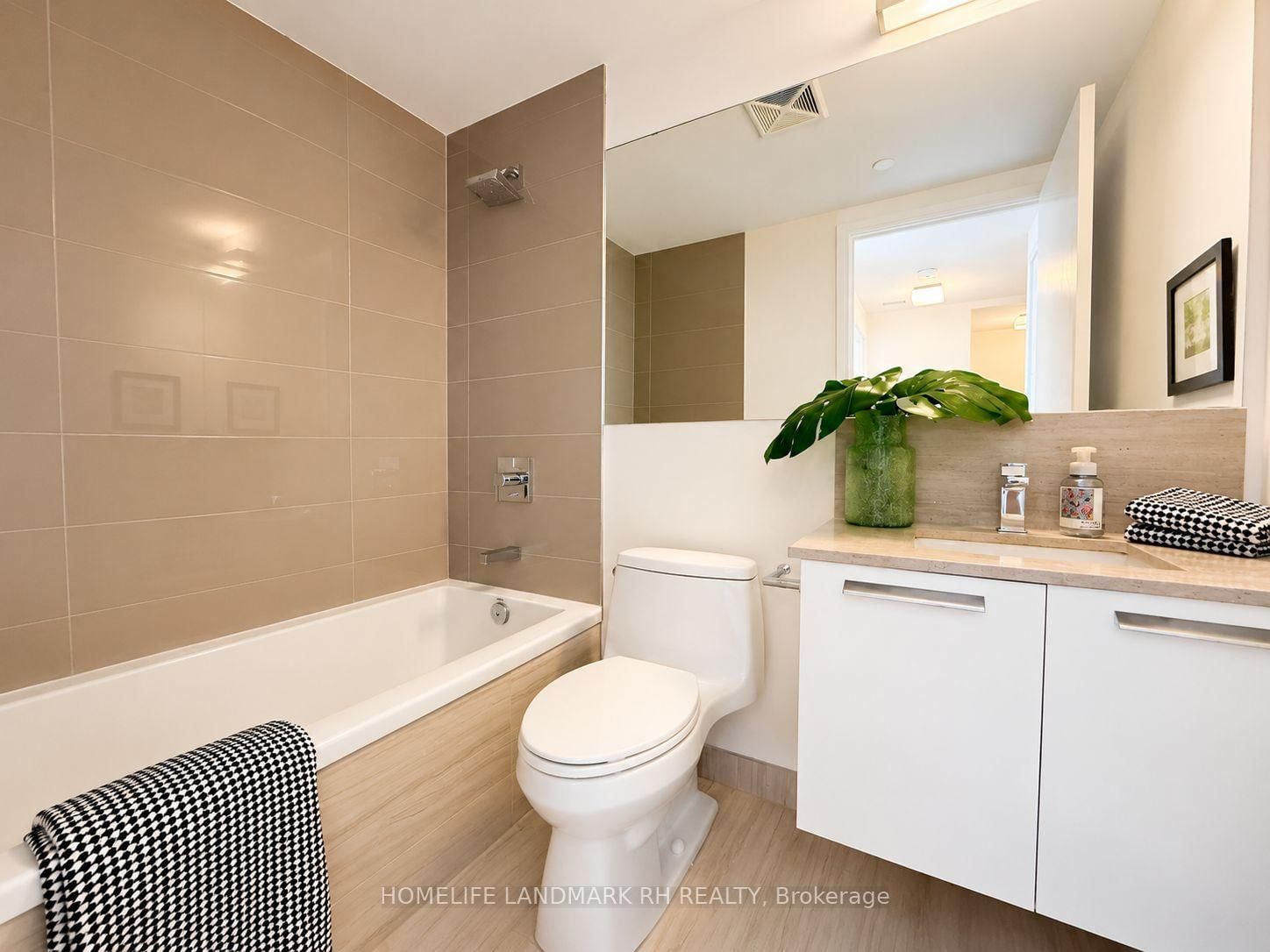 1004-28 Wellesley St, Toronto — 15