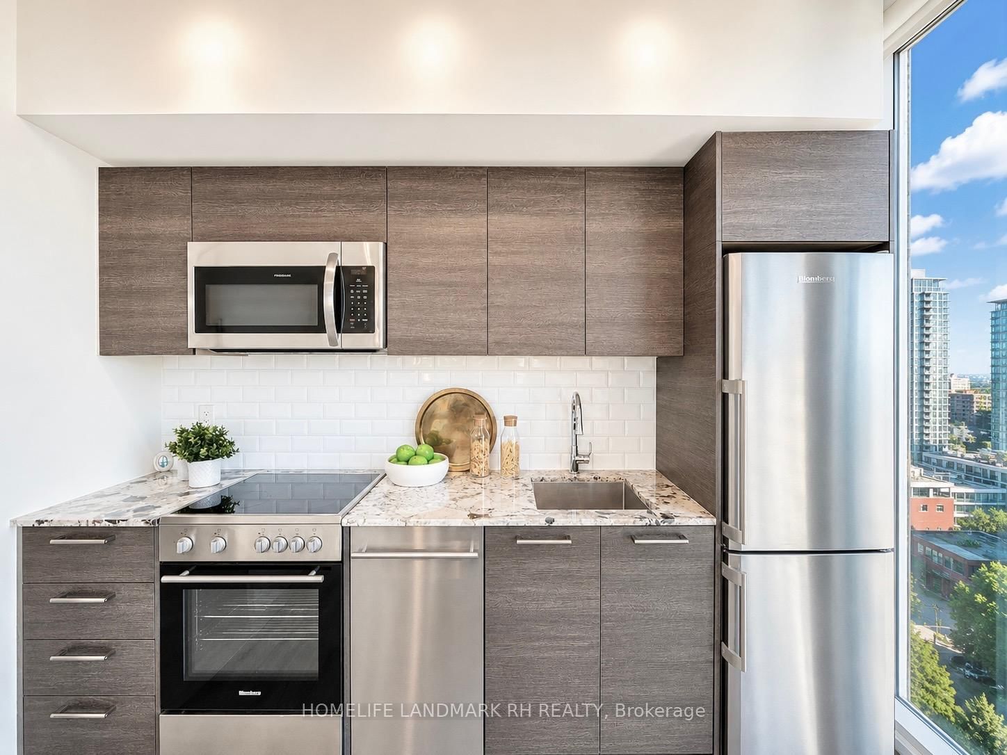 1004-28 Wellesley St, Toronto — 7