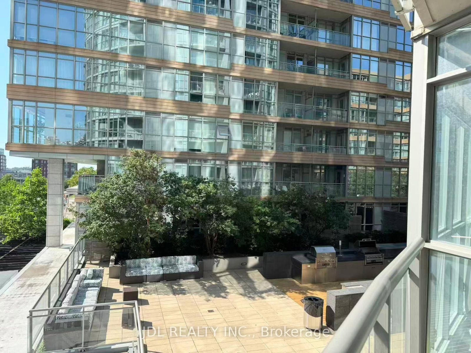 329-21 Iceboat Terr, Toronto — 11