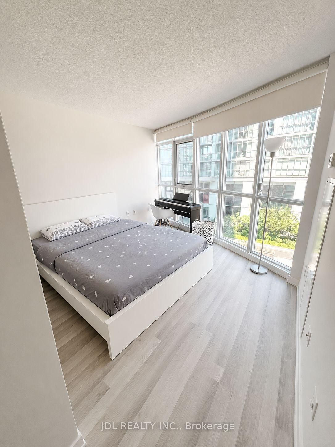 329-21 Iceboat Terr, Toronto — 6
