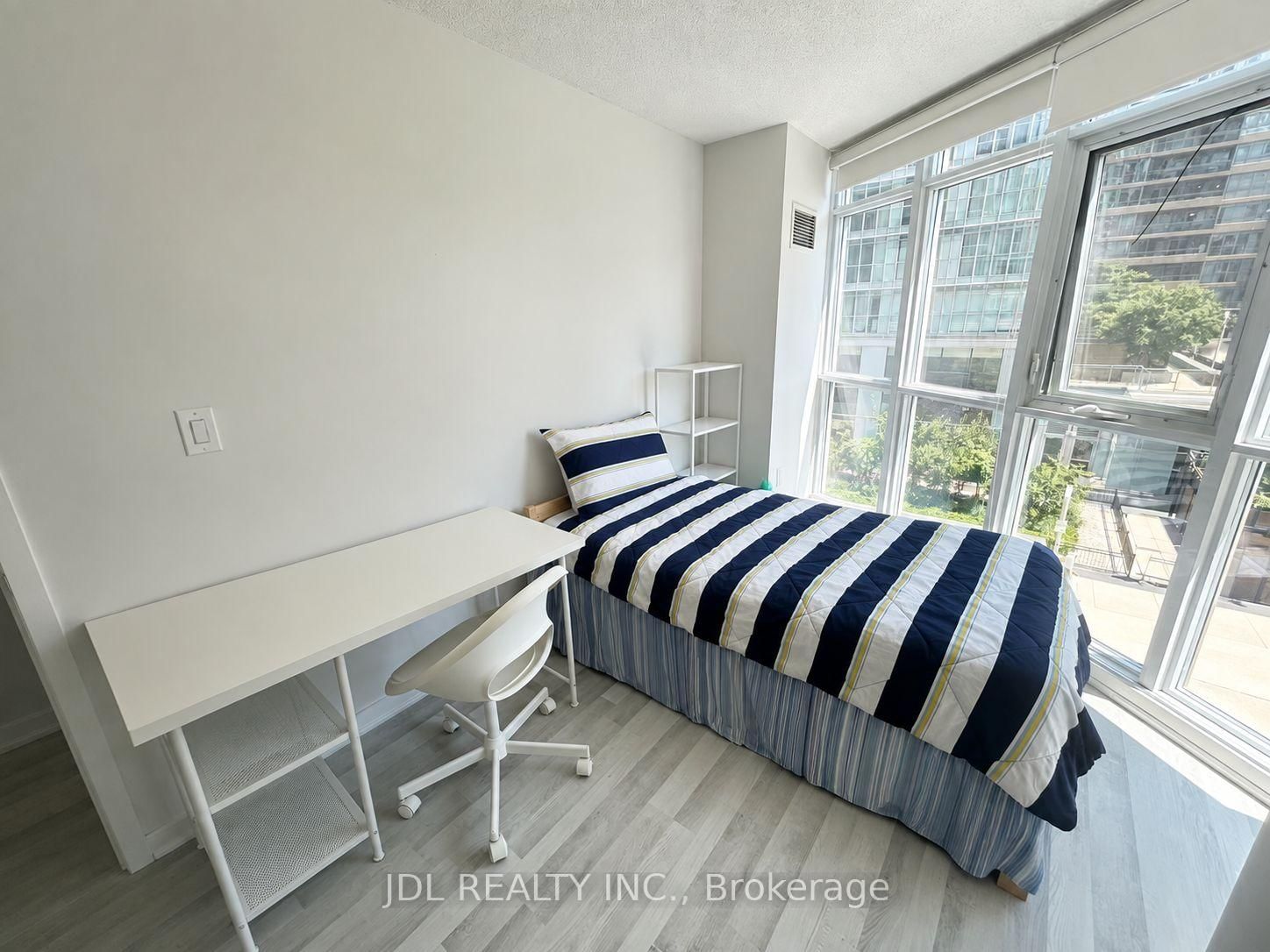329-21 Iceboat Terr, Toronto — 8