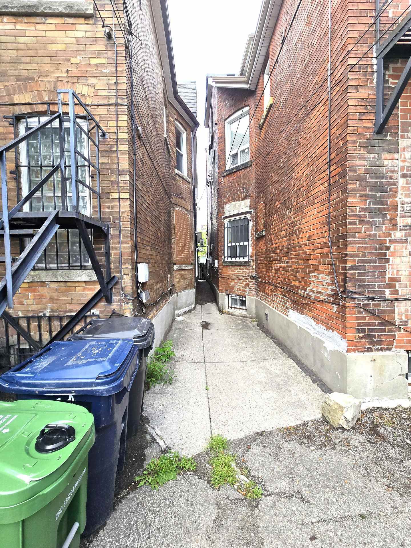 849 Bloor St, Toronto — 21