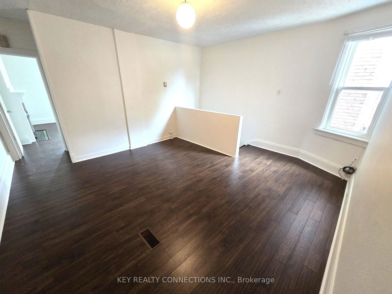 849 Bloor St, Toronto — 3