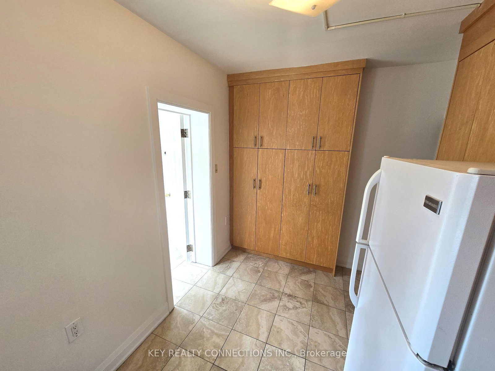 849 Bloor St, Toronto — 8