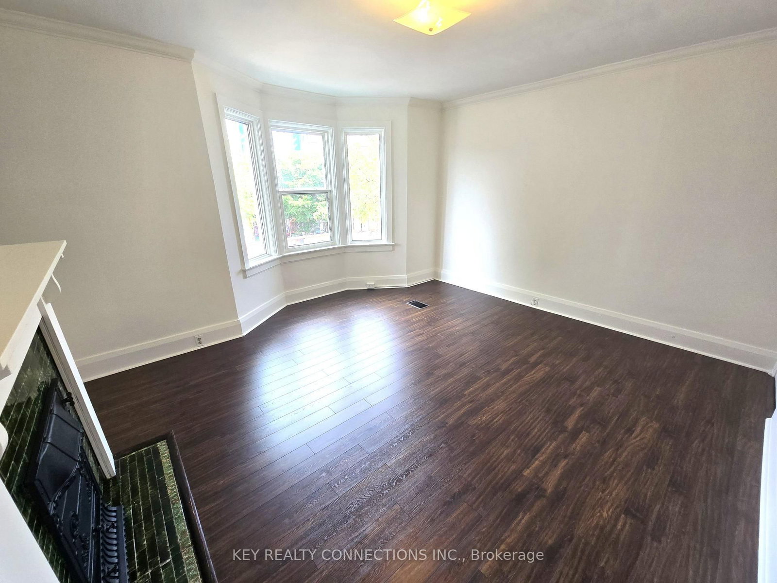 849 Bloor St, Toronto — 9