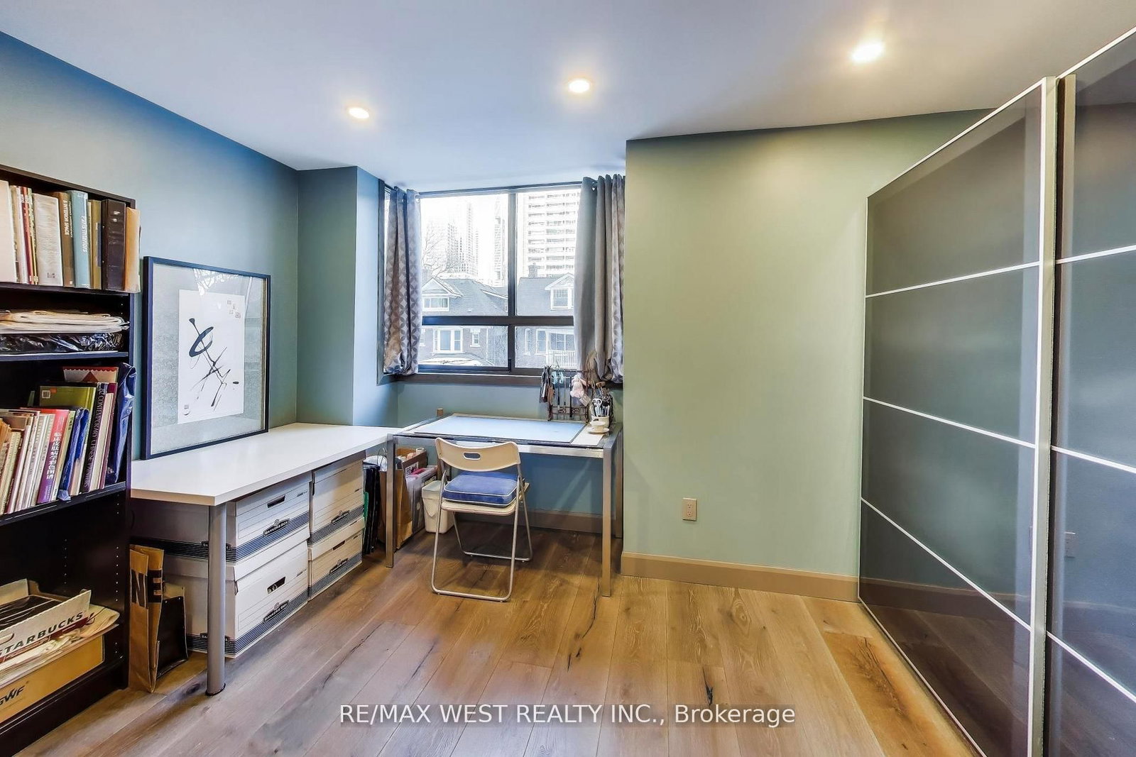 21 Dundonald St, Toronto — 10