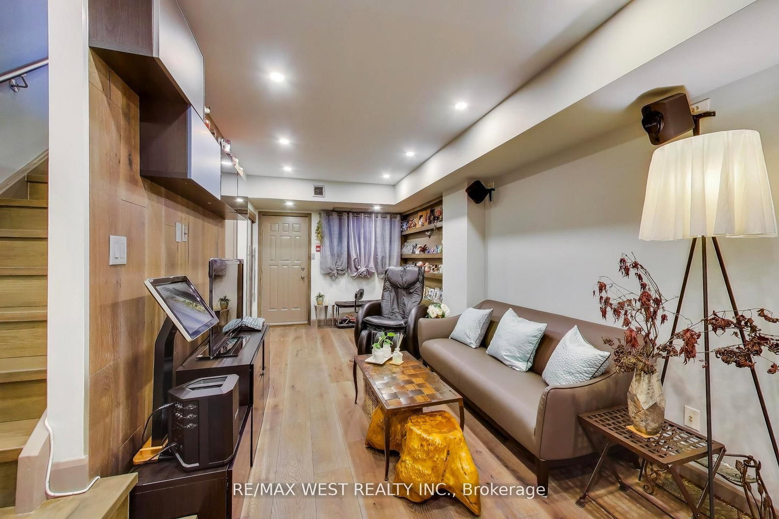 21 Dundonald St, Toronto — 13