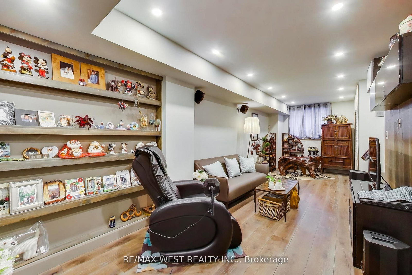 21 Dundonald St, Toronto — 14