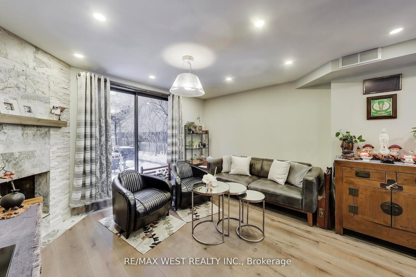 21 Dundonald St, Toronto — 4