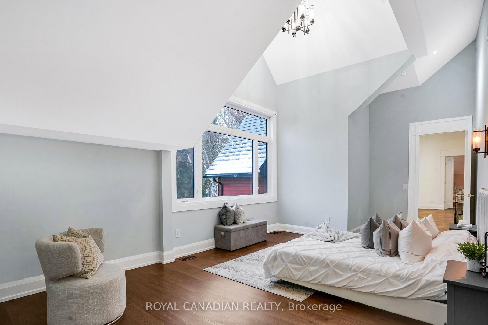 15 Glenview Heights Lane, King — 30
