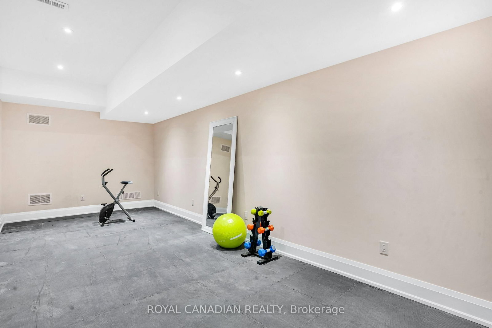 15 Glenview Heights Lane, King — 38