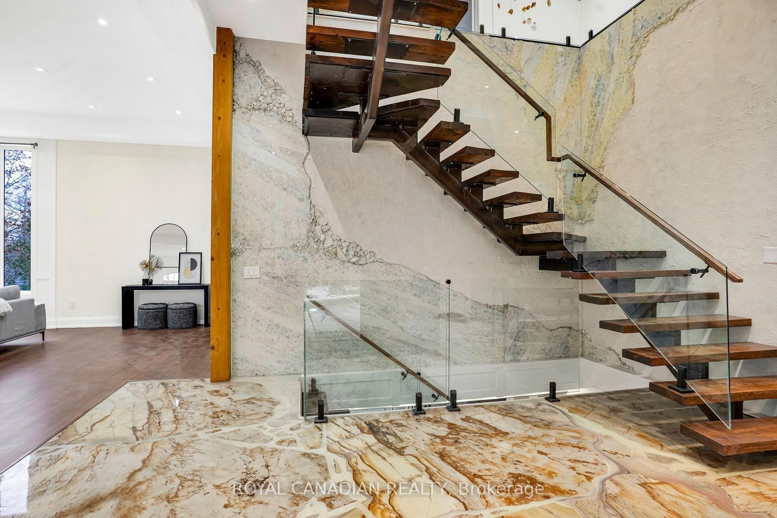 15 Glenview Heights Lane, King — 4
