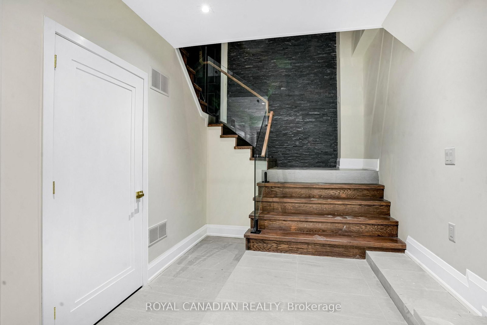 15 Glenview Heights Lane, King — 43