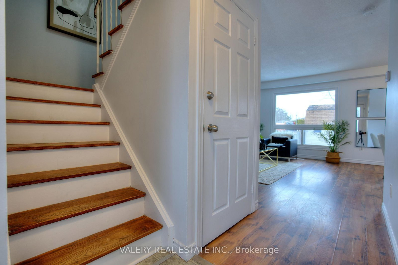 24 Lampman Lane, Barrie — 11