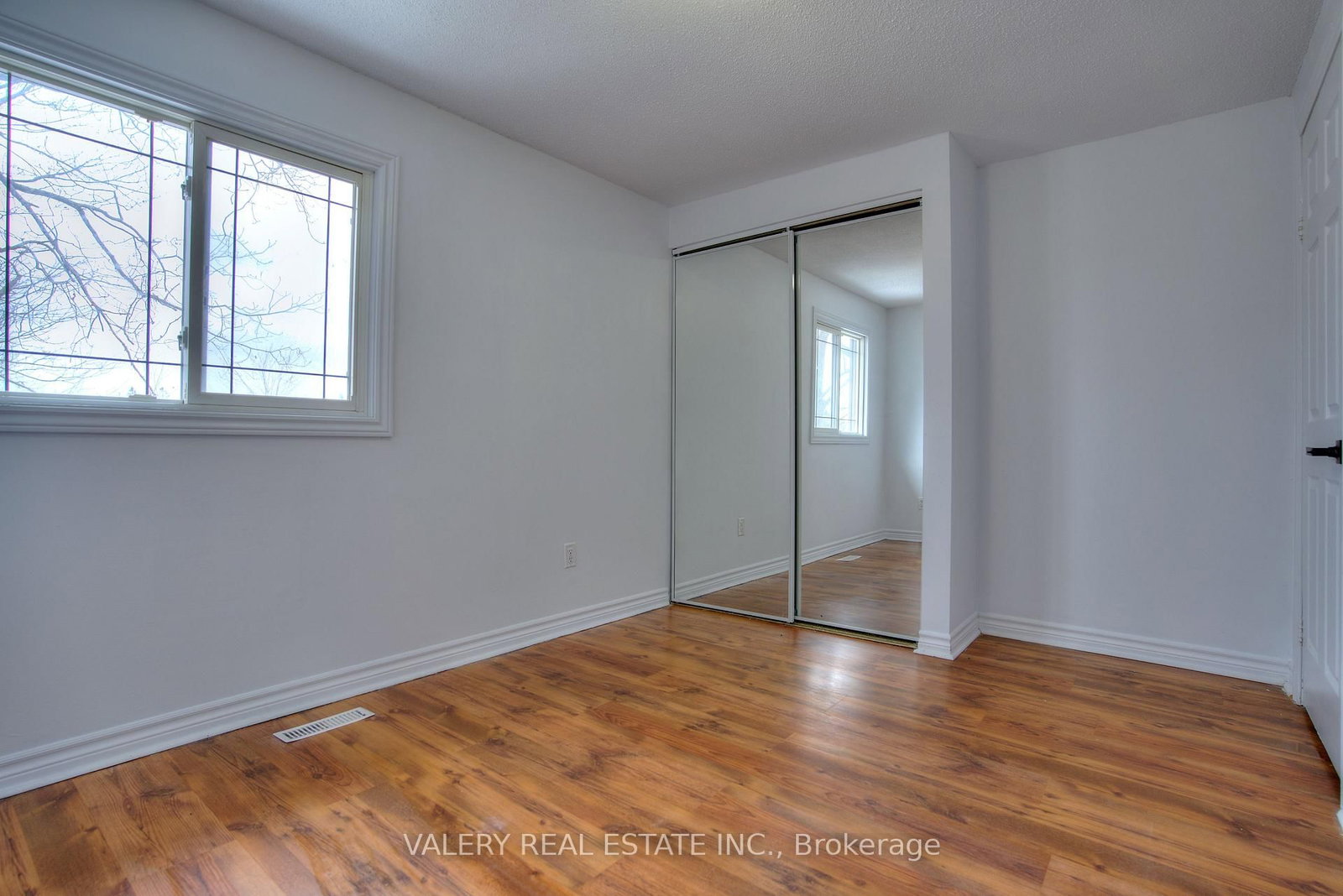 24 Lampman Lane, Barrie — 22
