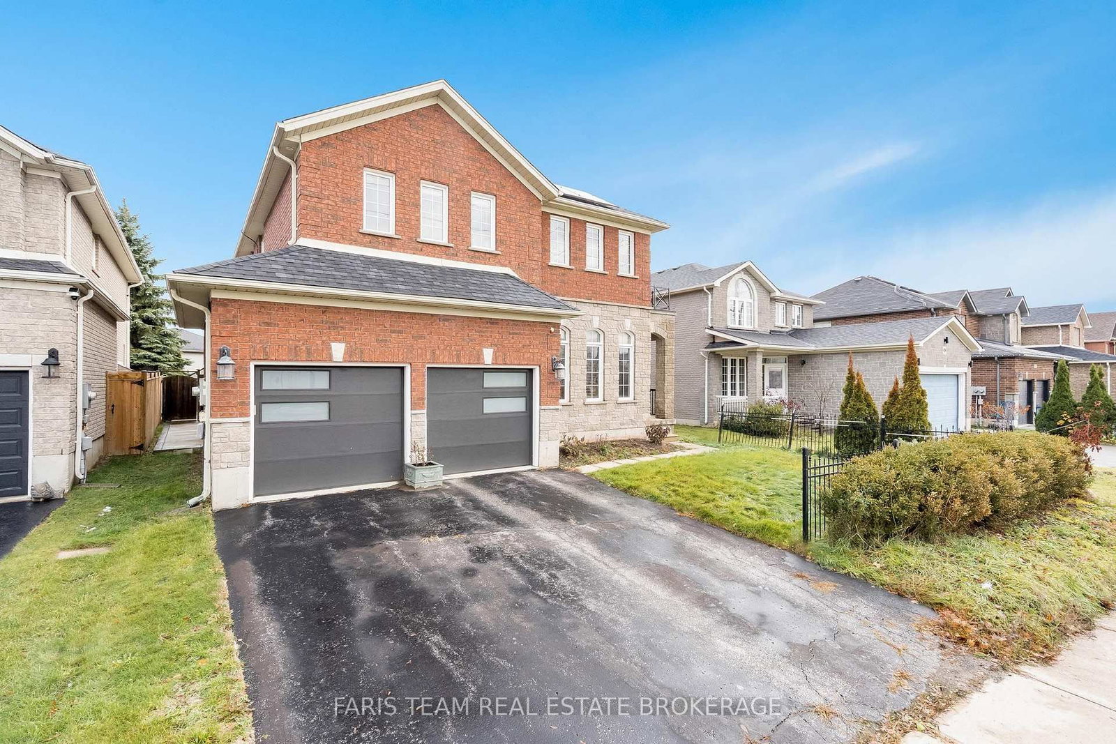 3 Prince William Way, Barrie — 2