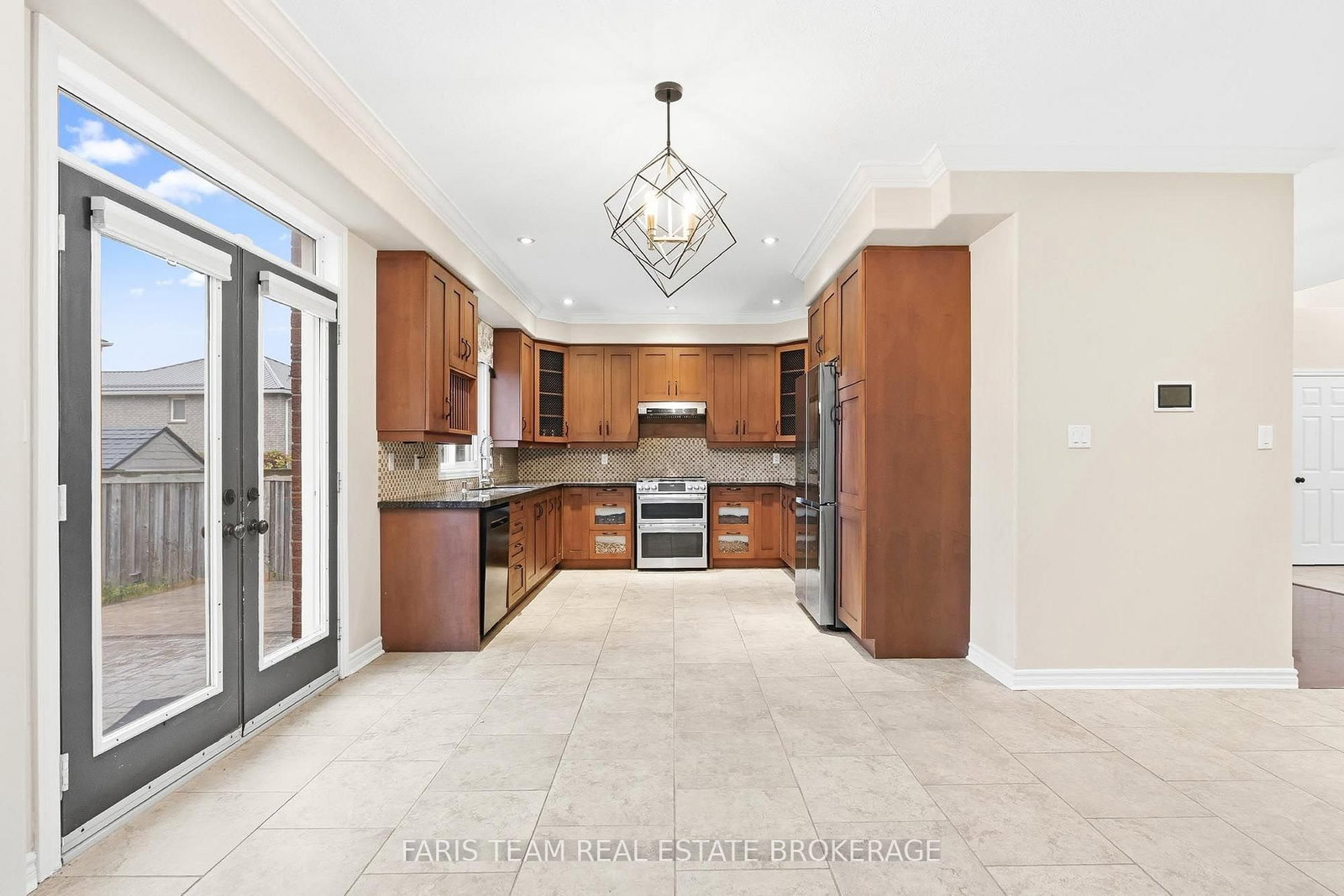 3 Prince William Way, Barrie — 6