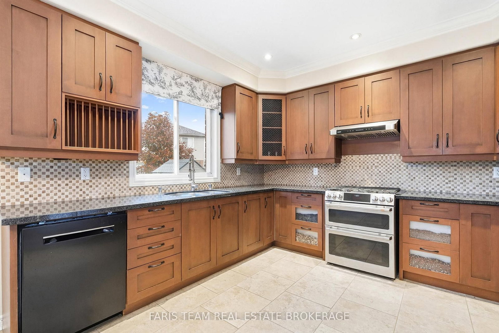 3 Prince William Way, Barrie — 7