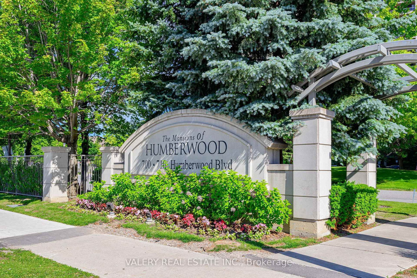 1626-700 Humberwood Blvd, Toronto — 2