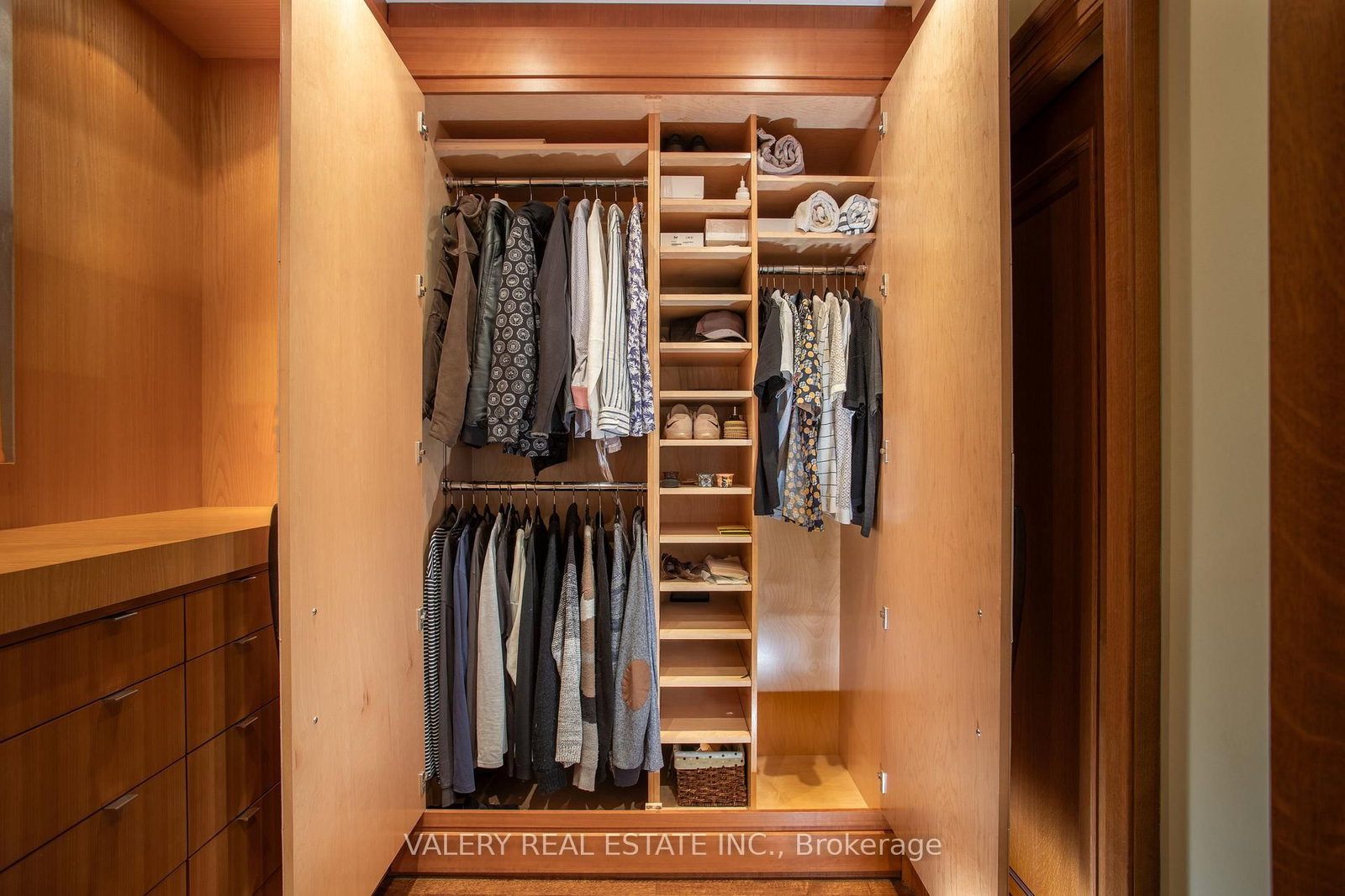 270 Indian Rd, Toronto — 27