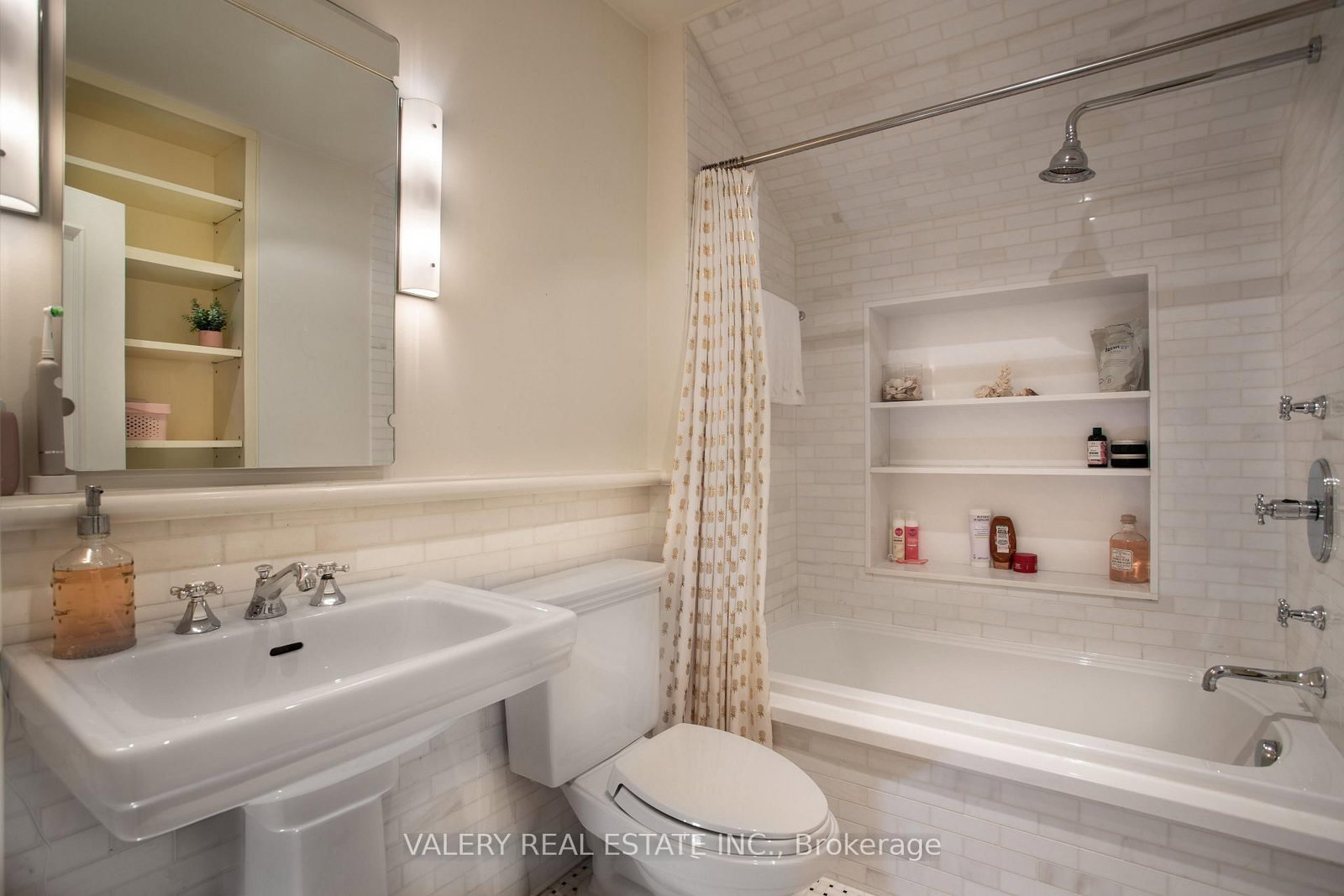 270 Indian Rd, Toronto — 32