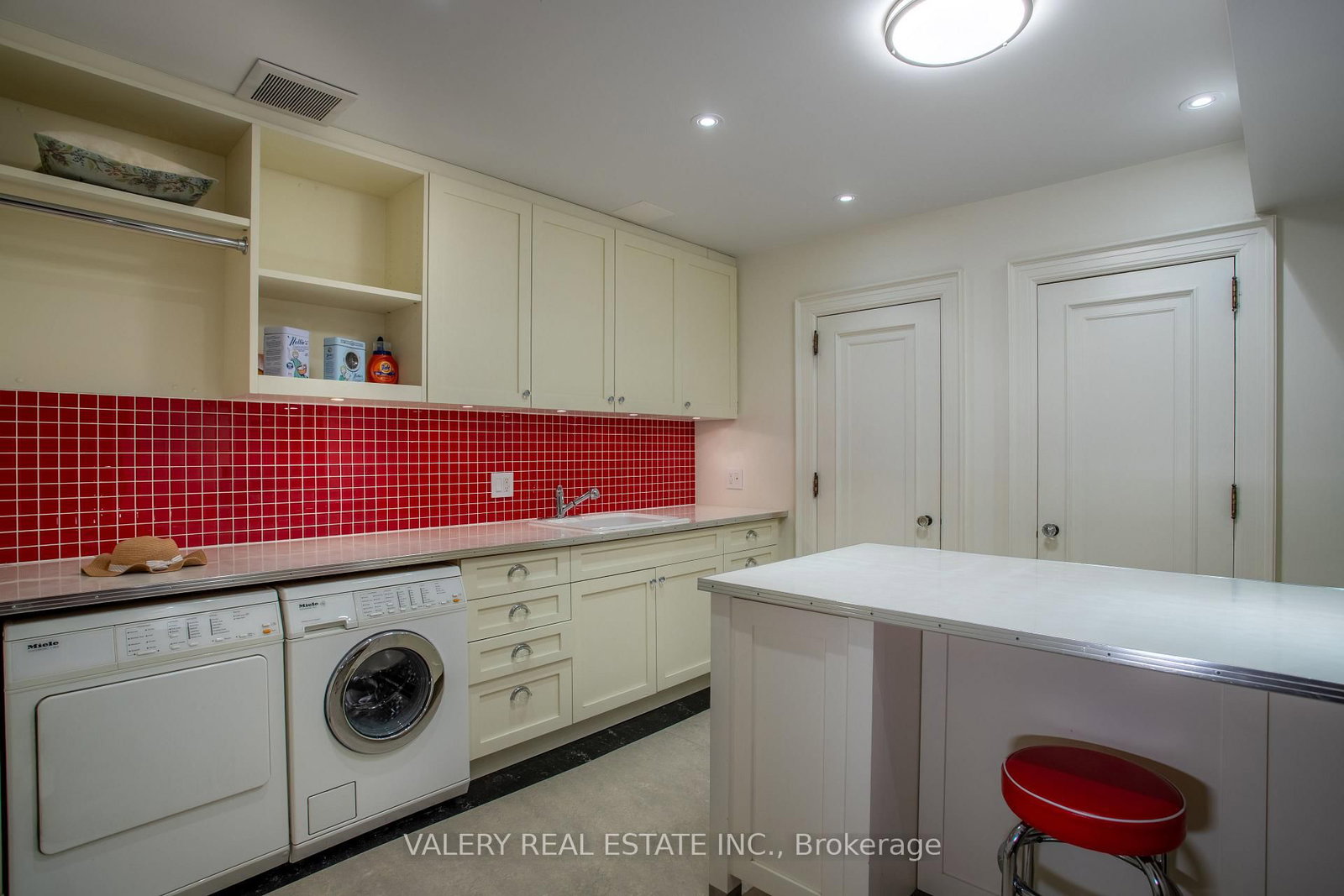 270 Indian Rd, Toronto — 40
