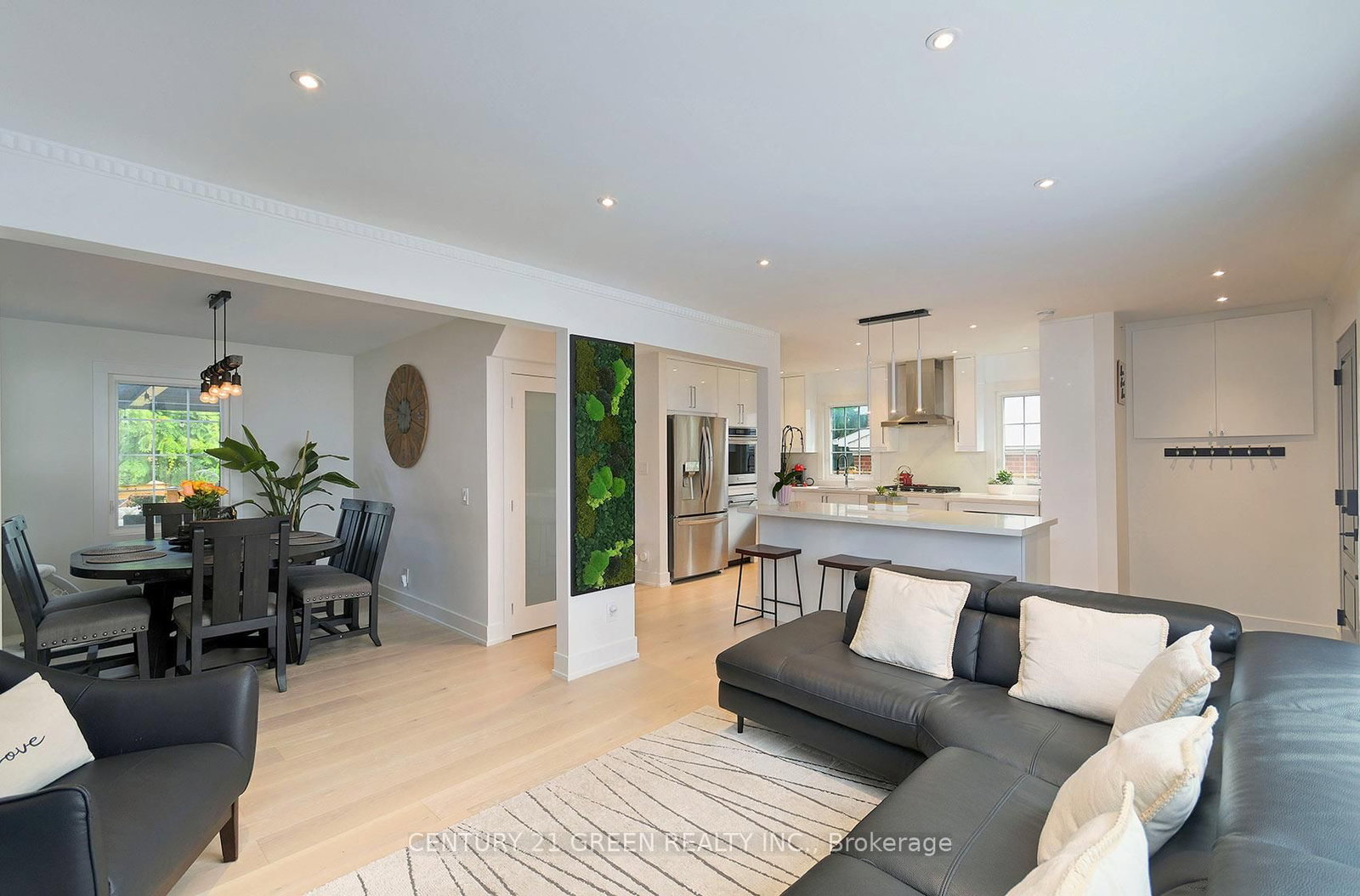 32 Castlebar Rd, Toronto — 10