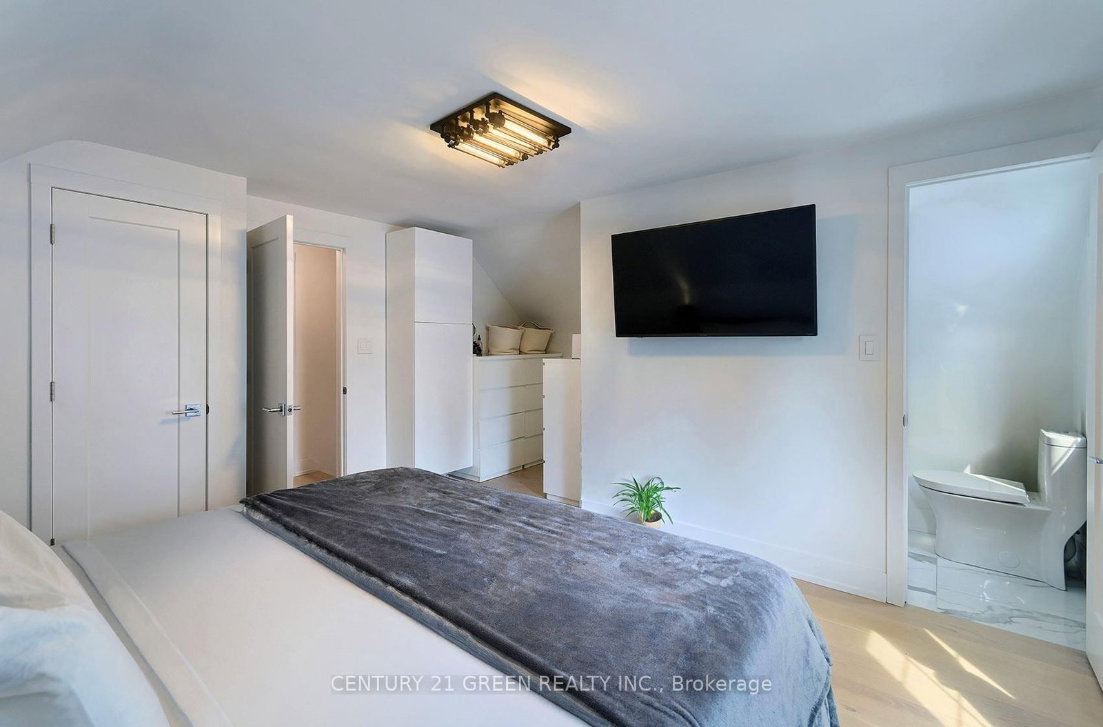 32 Castlebar Rd, Toronto — 17