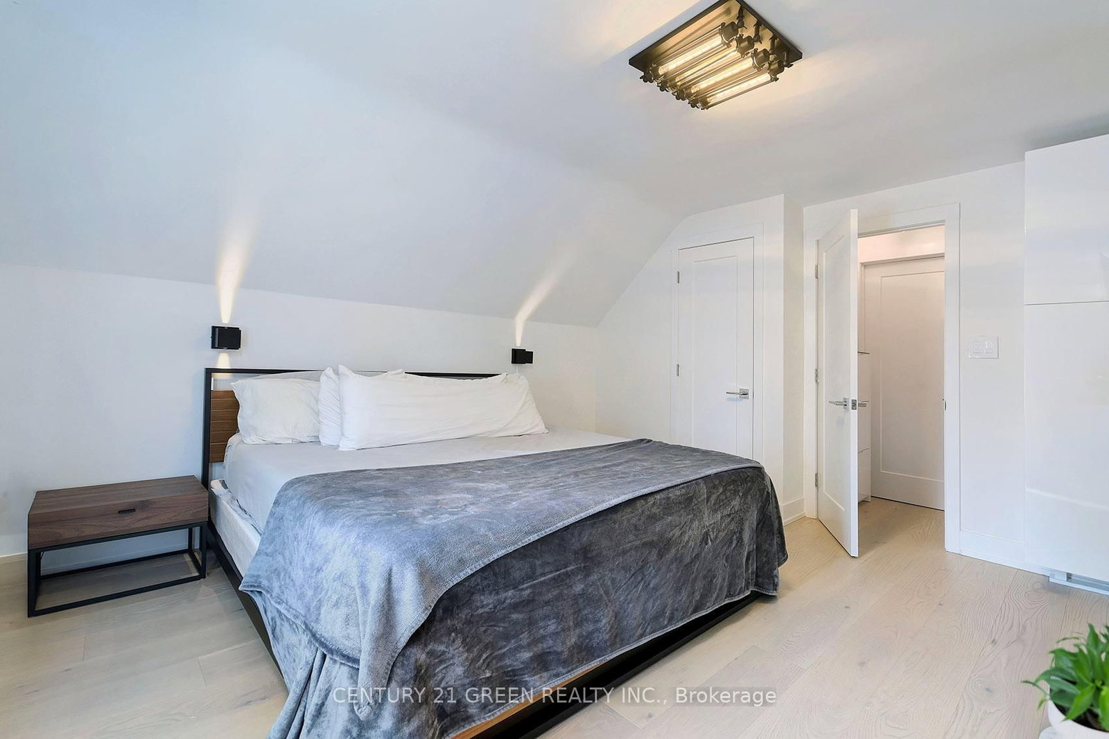 32 Castlebar Rd, Toronto — 18