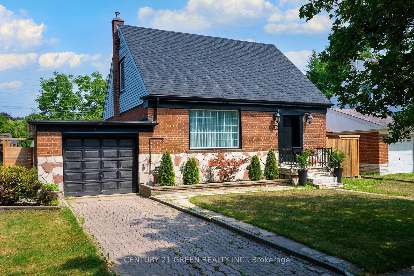 32 Castlebar Rd, Toronto — 2