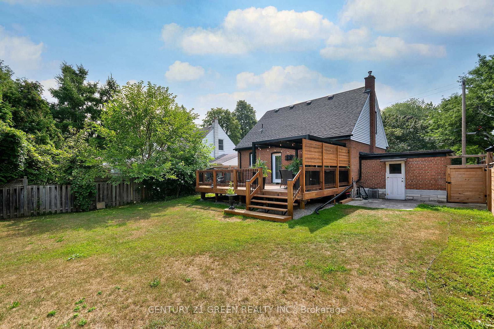 32 Castlebar Rd, Toronto — 32