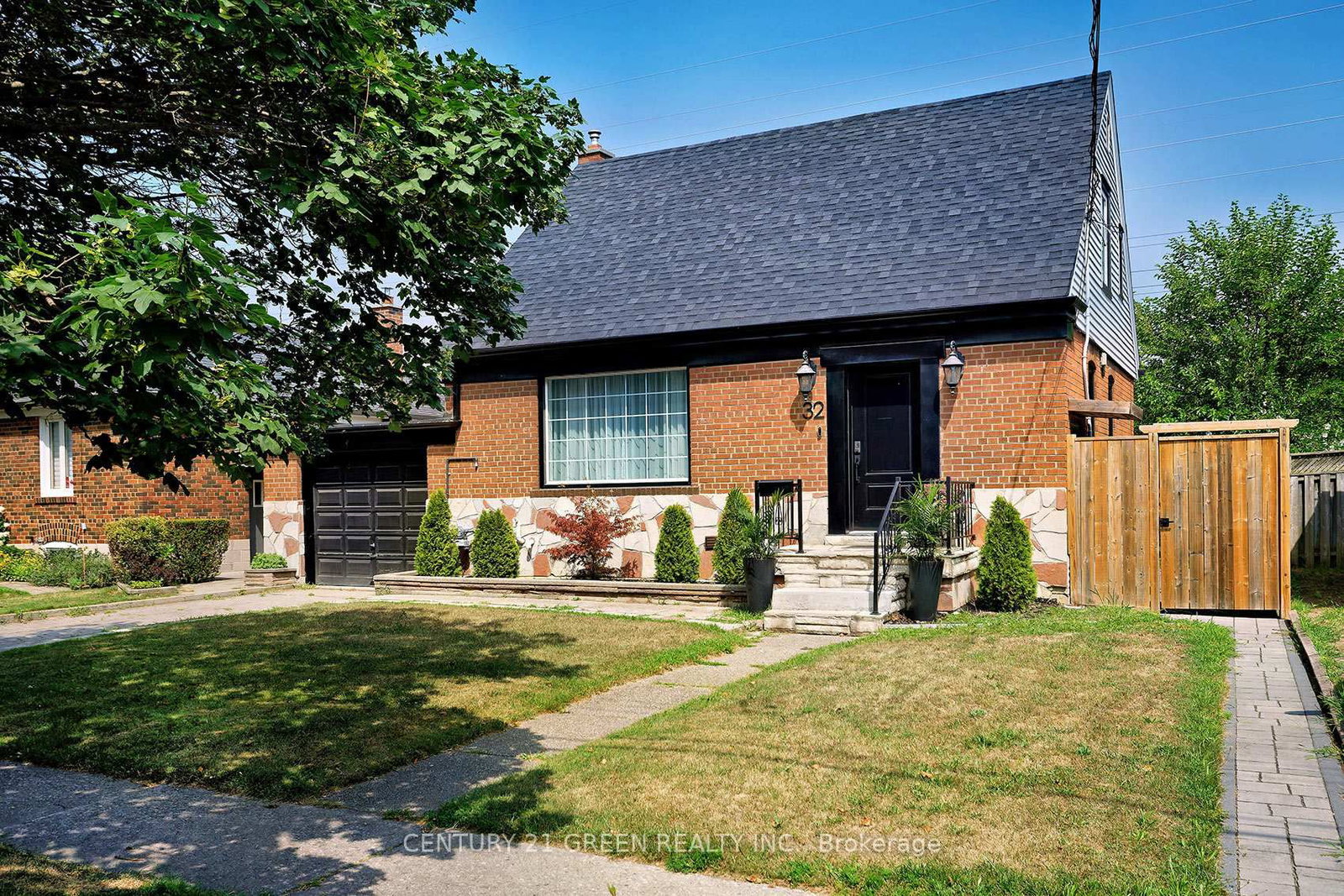 32 Castlebar Rd, Toronto — 4