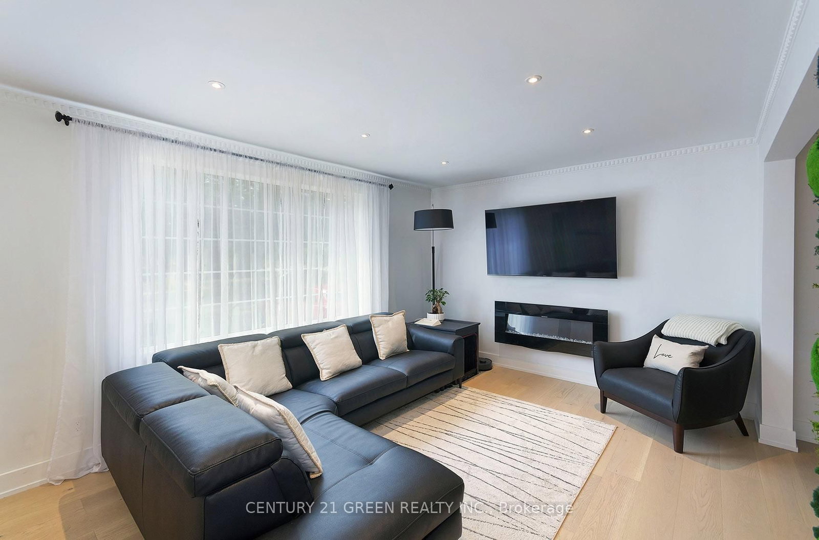 32 Castlebar Rd, Toronto — 9