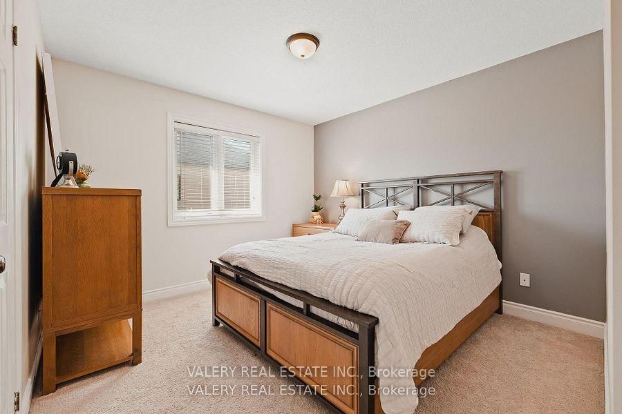 291 Zeller Dr, Kitchener — 26