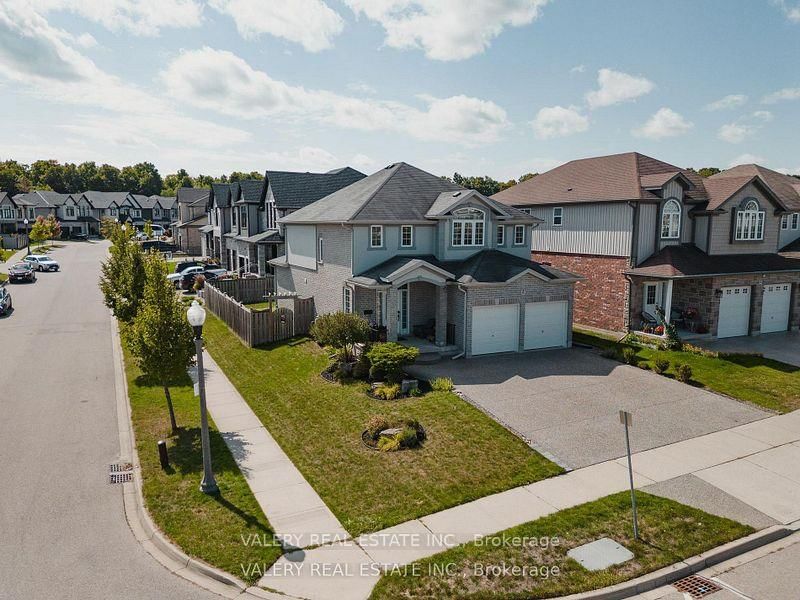 291 Zeller Dr, Kitchener — 4