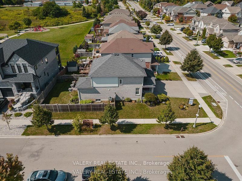 291 Zeller Dr, Kitchener — 35