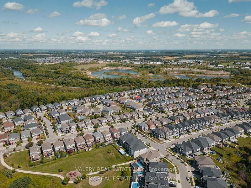291 Zeller Dr, Kitchener — 38